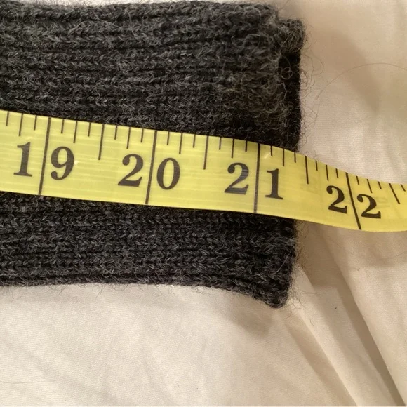 Vintage Pure Wool Patterned Sweater circa 1960s - Picture 7 of 8